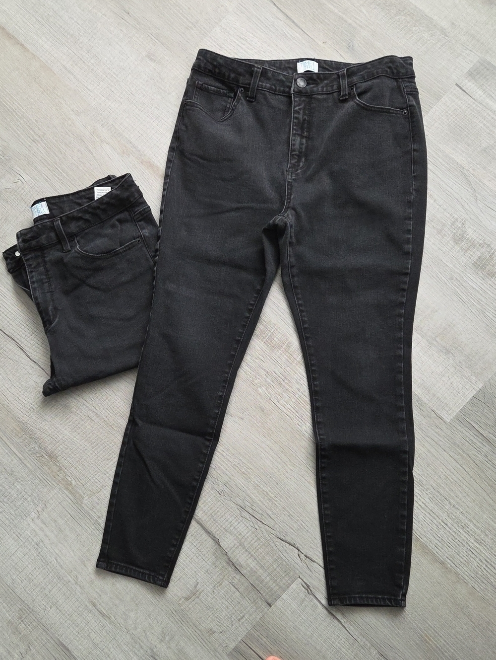 Time and Tru Black Skinny Jeans 14 Regular ( 2 Pairs)